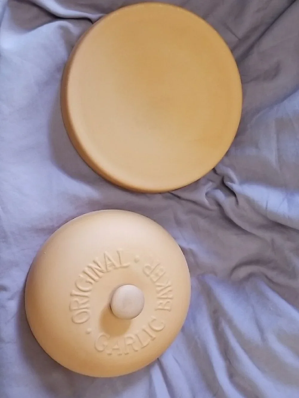 Boston Warehouse Terracotta Garlic Baker